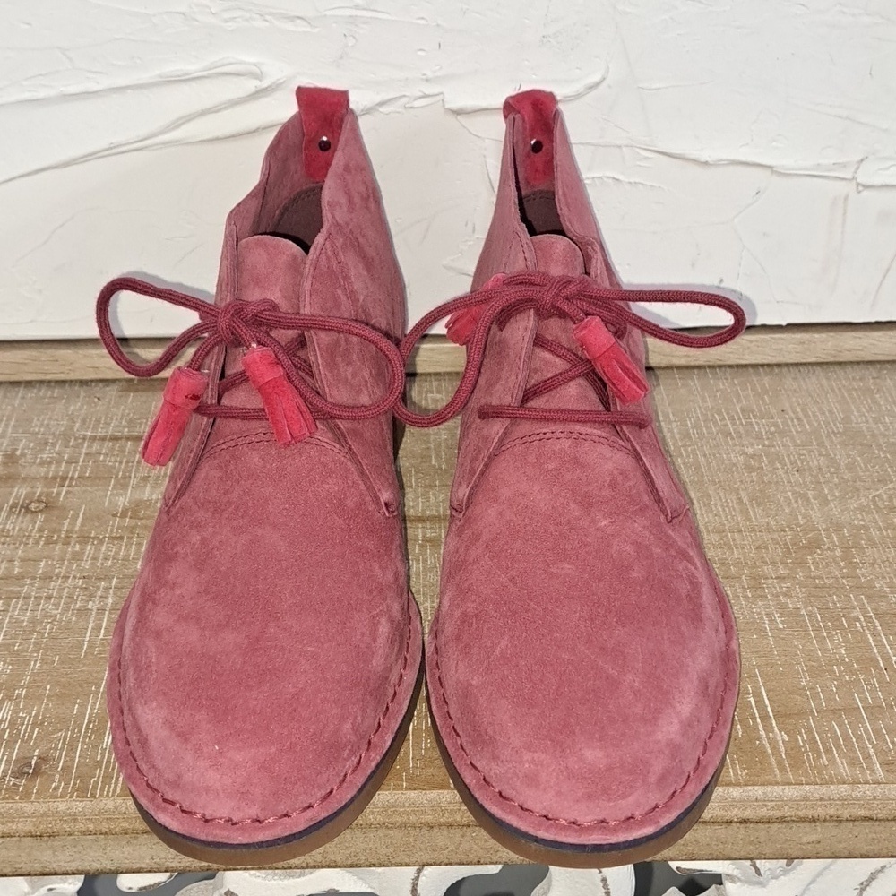 Hush puppies red/pink suede leather Chukka booties with ties Womens 9.5 NWOB